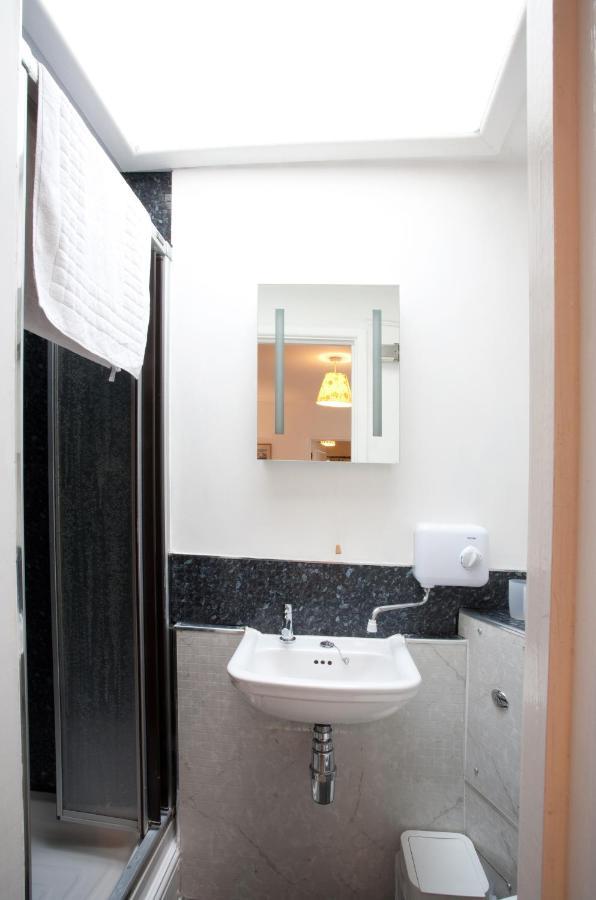 The Cottage At Weston Lawn Bath Extérieur photo